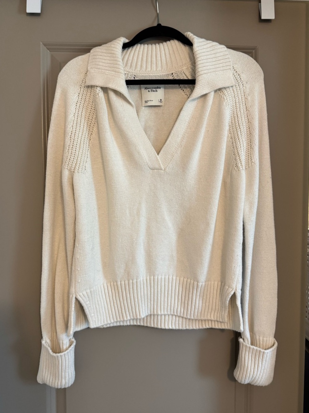 Abercrombie & Fitch Off White V-Neck Collared Women's Sweater